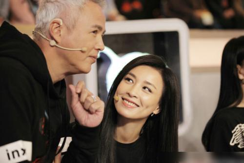 员工爆料张庭夫妇视频,揭秘明星夫妻背后的真实生活 第1张 员工爆料张庭夫妇视频,揭秘明星夫妻背后的真实生活 第1张