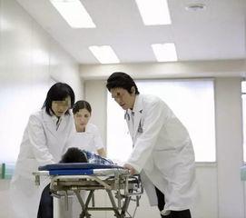 济南医生生气爆料视频,现场直击爆火视频引发热议